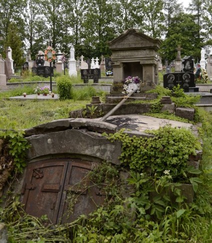 Grobowiec Władysława Pacześniowskiego, cmentarz w Czystyłowie