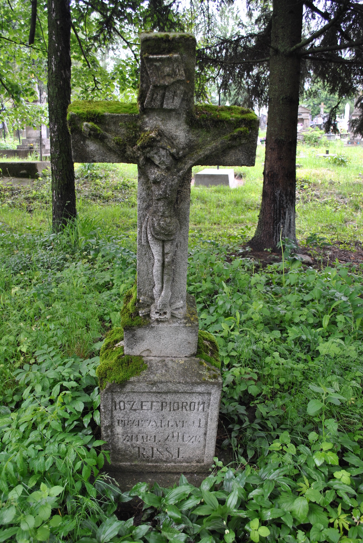 Nagrobek Józefa Piorona, cmentarz w Czystyłowie
