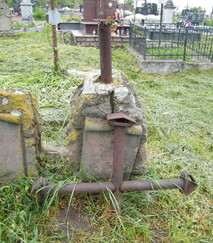 Nagrobek Władysława Antoniego Guzika, cmentarz w Hłuboczku Wielkim