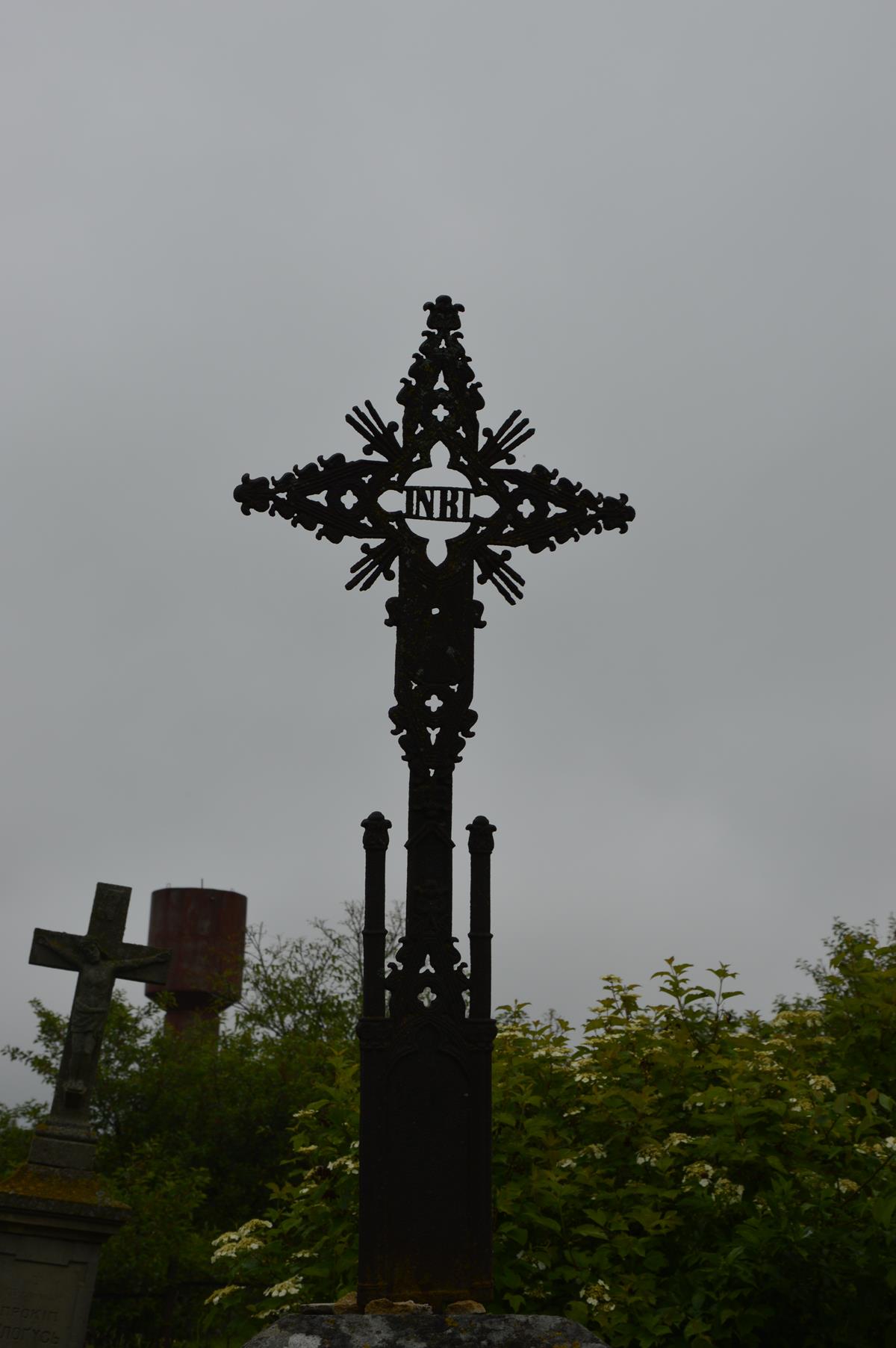 Crowning of the gravestone of Tomasz Cichocki, cemetery in Hlubochok Wielki