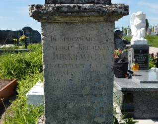 Nagrobek Klemensa Jurkiewicza, cmentarz w Ihrowicy