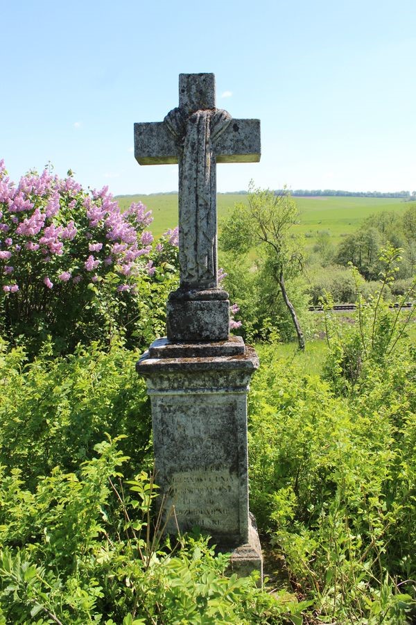 Nagrobek N.N. Koryckiego, cmentarz w Łozowej