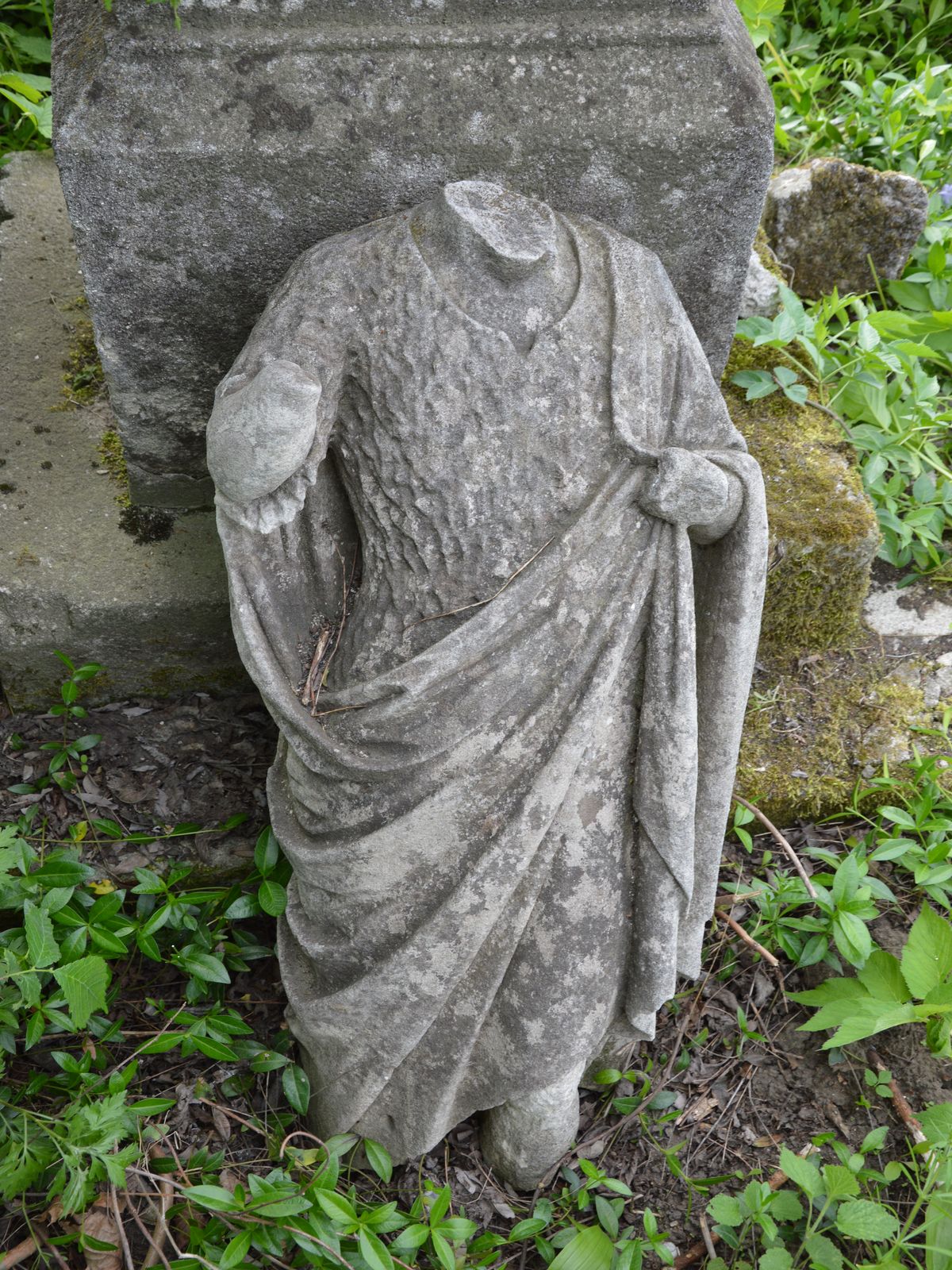 Figura z nagrobka Jana Humaniuka, cmentarz w Janówce