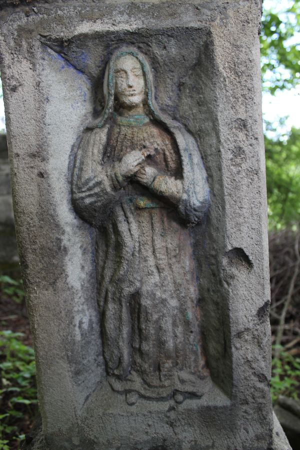 Fragment nagrobka Zofii Szarej. Cmentarz w Kokutkowcach