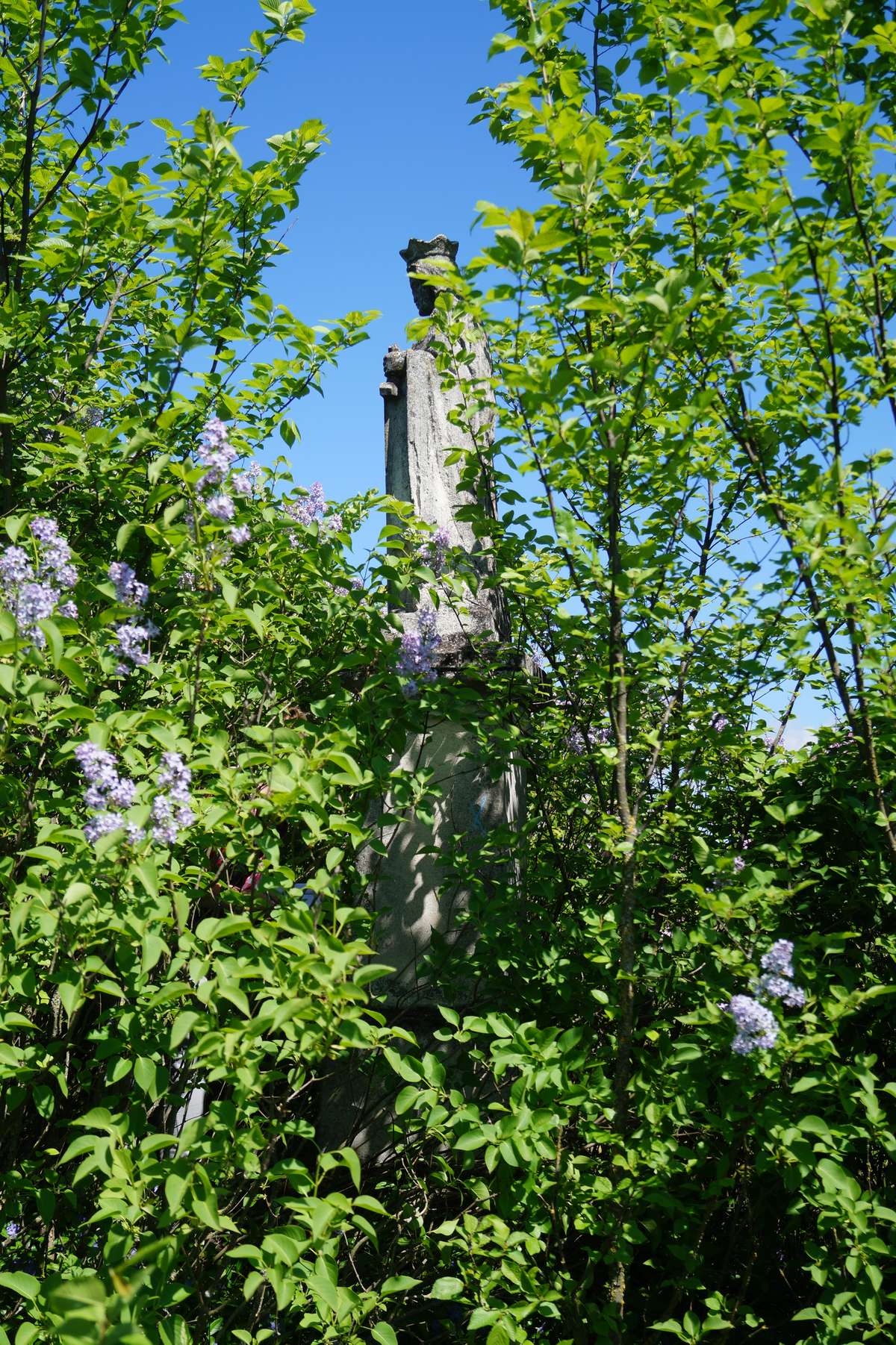 Tombstone of Józef Bednarski and Katarzyna Bednarska, cemetery in Łozowa