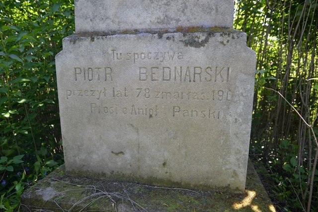Inskrypcja z nagrobka Piotra Bednarskiego, cmentarz w Łozowej