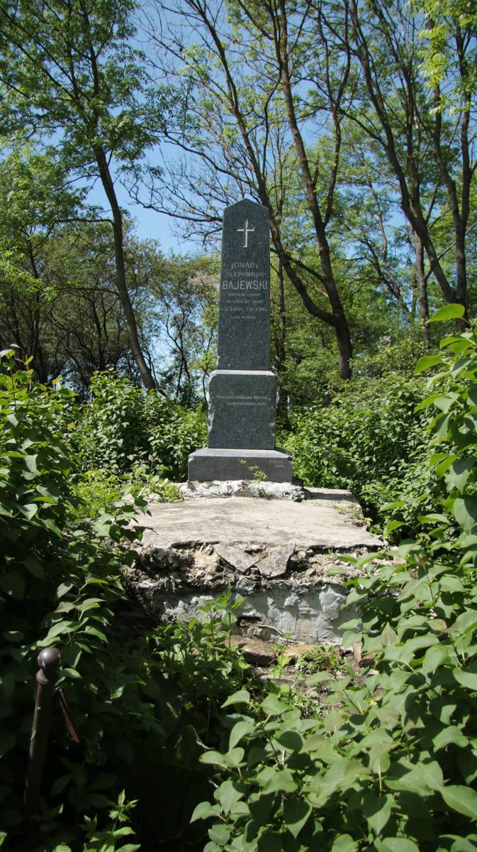 Tomb of Ignacy Slepowron Bajewski, Horodyszcze cemetery