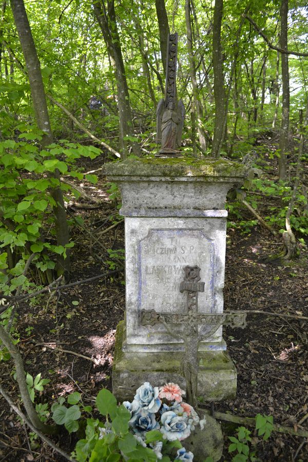 Tombstone of Jan Laskowski. Cemetery in Kokutkowce
