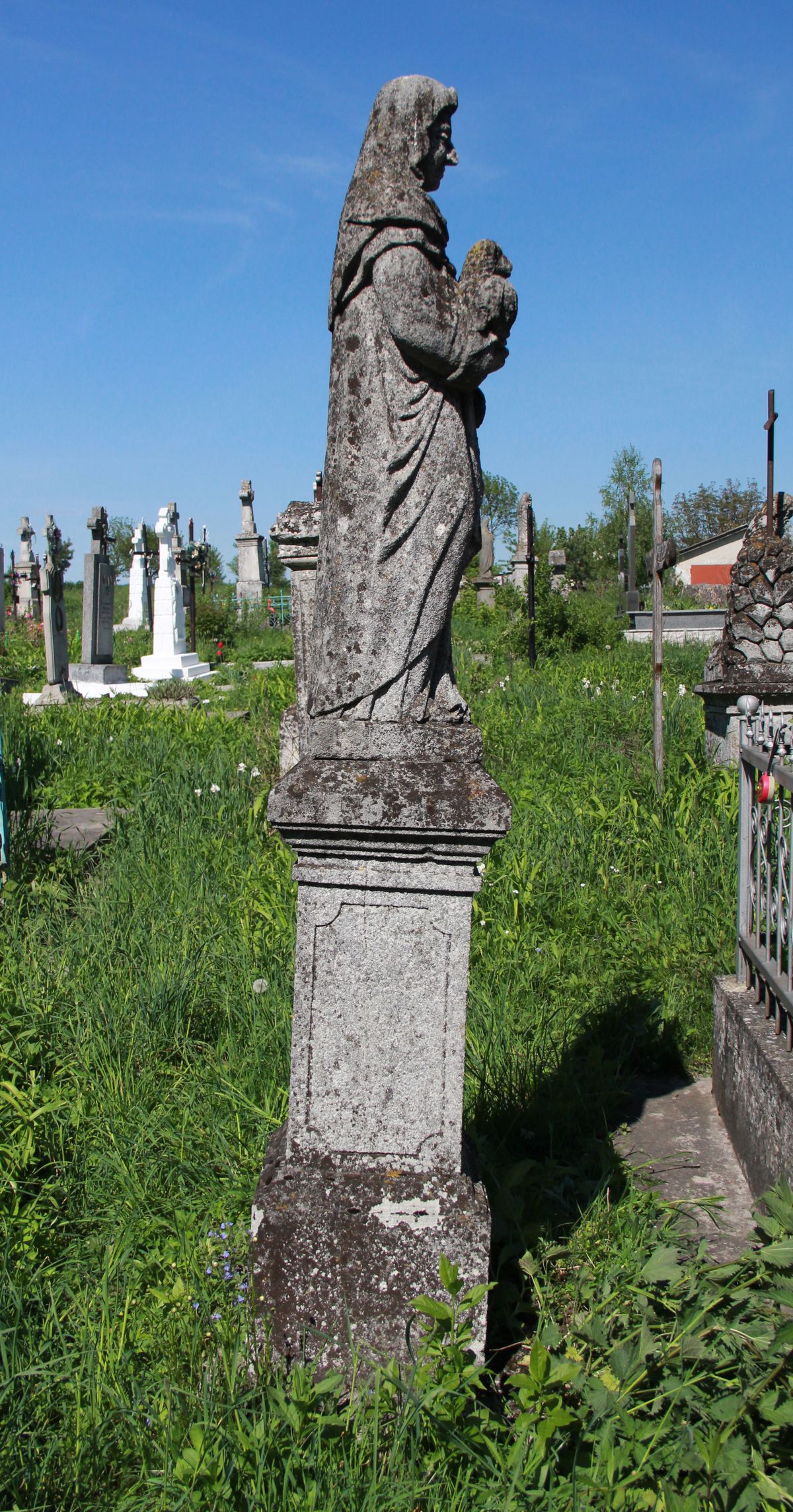 Tombstone of Agnieszka Deneka, cemetery in Ihrownica