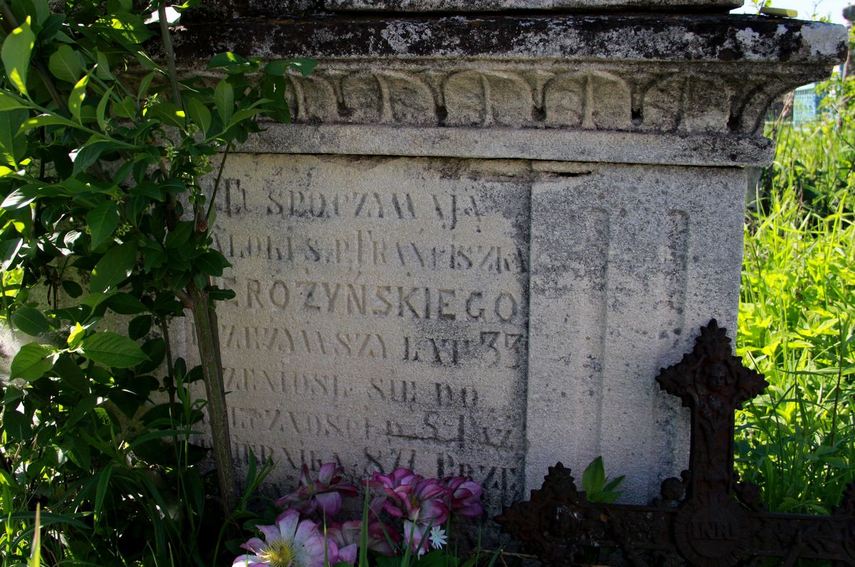 Inskrypcja z nagrobka Franciszka Pierożyńskiego, cmentarz w Ihrownicy
