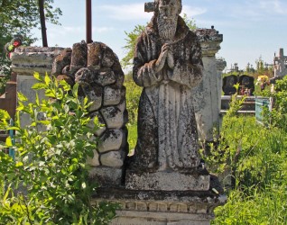 Nagrobek Franciszka Pierożyńskiego, cmentarz w Ihrownicy