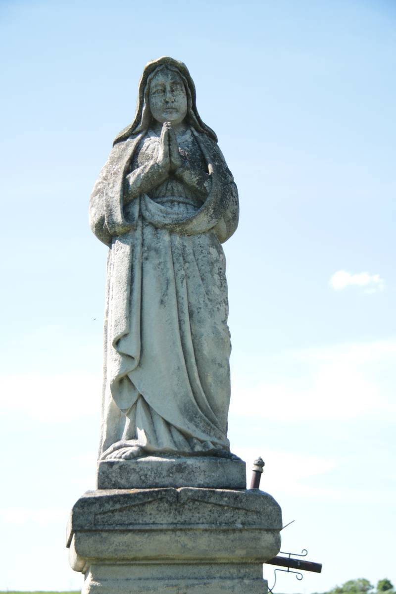 Figura z nagrobka Marii Biłowas, cmentarz w Ihrownicy