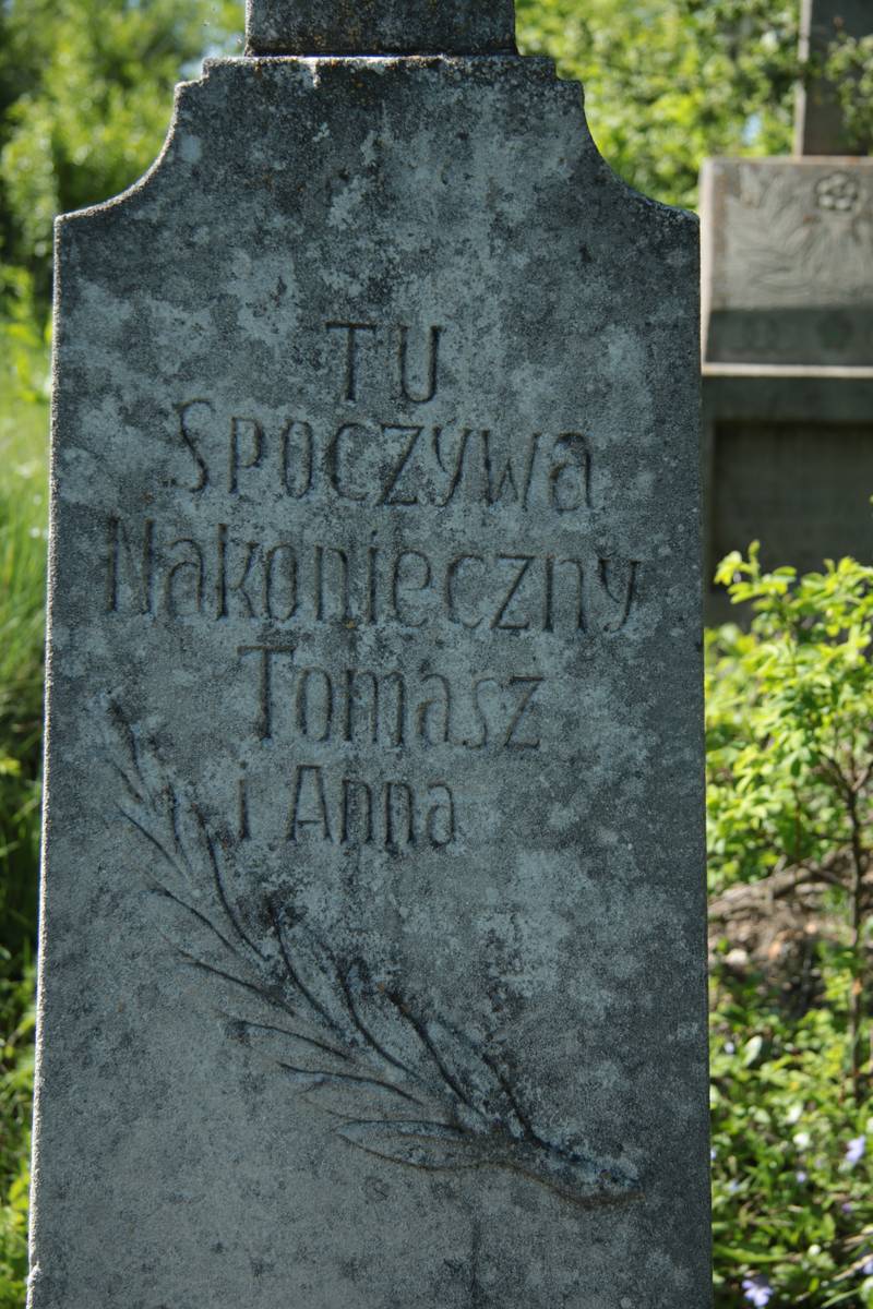 Inskrypcja z nagrobka Tomasza i Anny Nakoniecznych, cmentarz w Ihrowicy