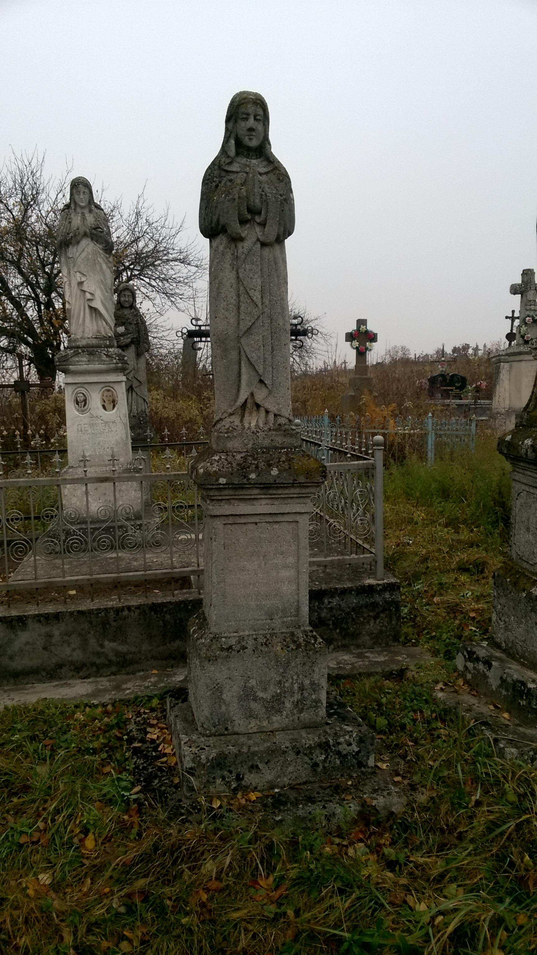 Nagrobek Franciszki Grabas, cmentarz w Ihrownicy