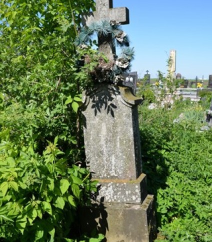 Nagrobek Anny Gwoździak, cmentarz w Dołżance