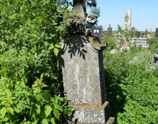 Nagrobek Anny Gwoździak, cmentarz w Dołżance