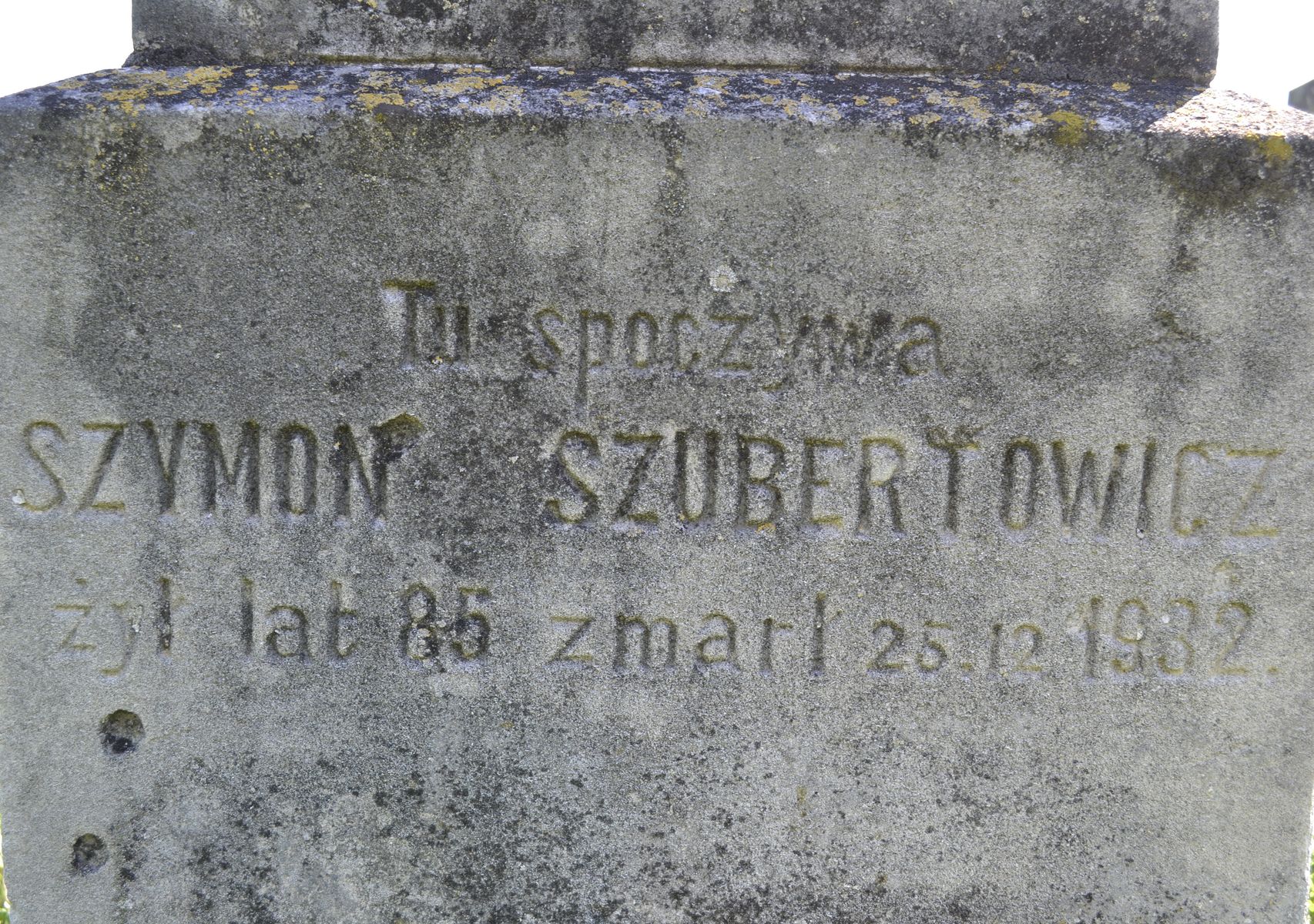 Inskrypcja z nagrobka Szymona Szubertowicza, cmentarz w Łozowej