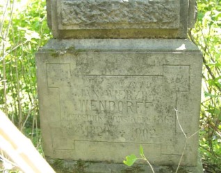 Nagrobek Jana Wierzby Wendorffa, cmentarz w Łozowej