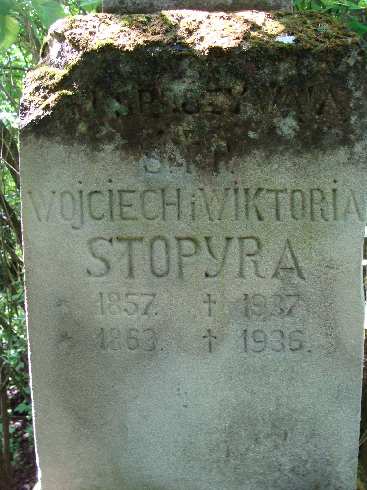 Inscription from the gravestone of Wojciech and Wiktoria Stopyr. Cemetery in Kokutkowce