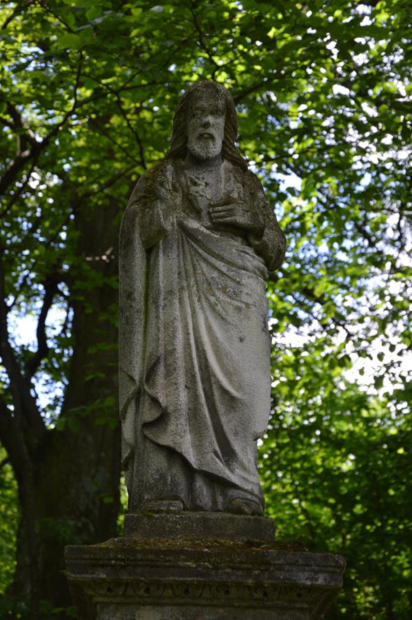 Figure from the gravestone of Lawrence Grey. Cemetery in Kokutkowce