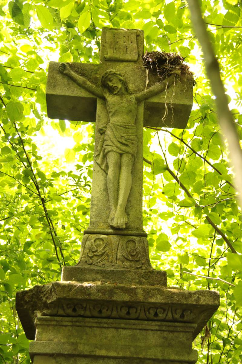 Cross from the gravestone of Stanisław Głuszczak. Cemetery in Kokutkowce