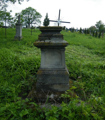 Nagrobek Józefa Karmazyna, cmentarz w Smykowcach