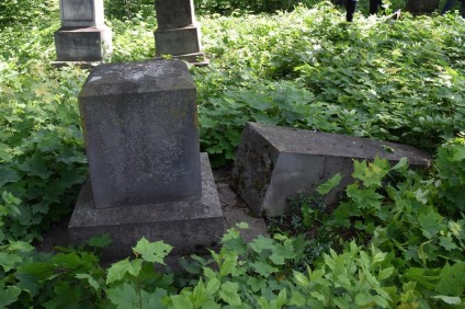 Nagrobek Jakuba Deiny, cmentarz w Borkach Wielkich