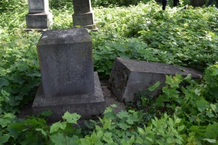 Nagrobek Jakuba Deiny, cmentarz w Borkach Wielkich