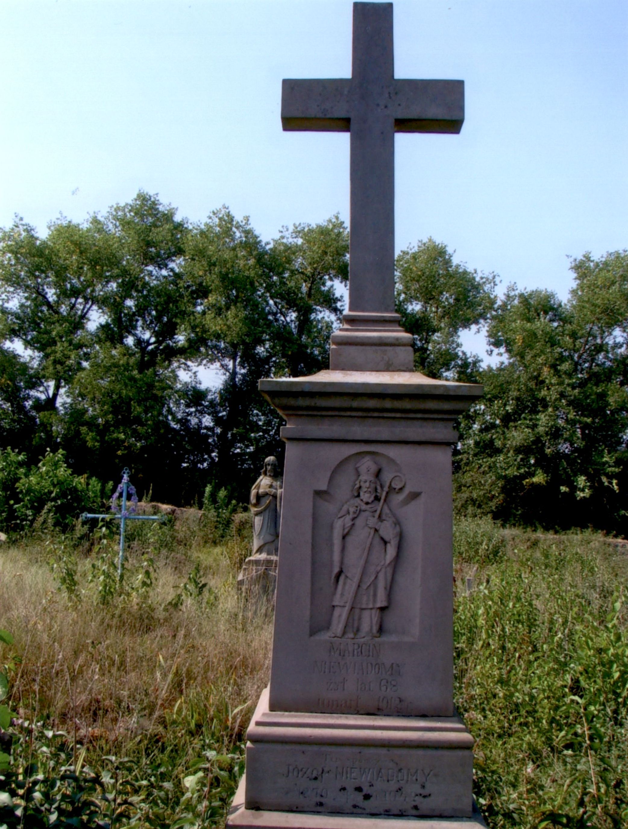 Tombstone of Józef and Marcin Niewiadomski, cemetery in Strusowo