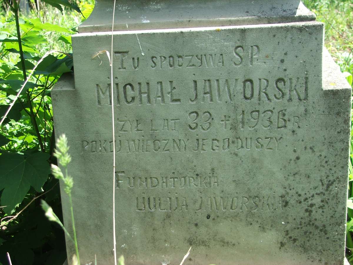 Fragment nagrobka Michała Jaworskiego, cmentarz w Borkach Wielkich