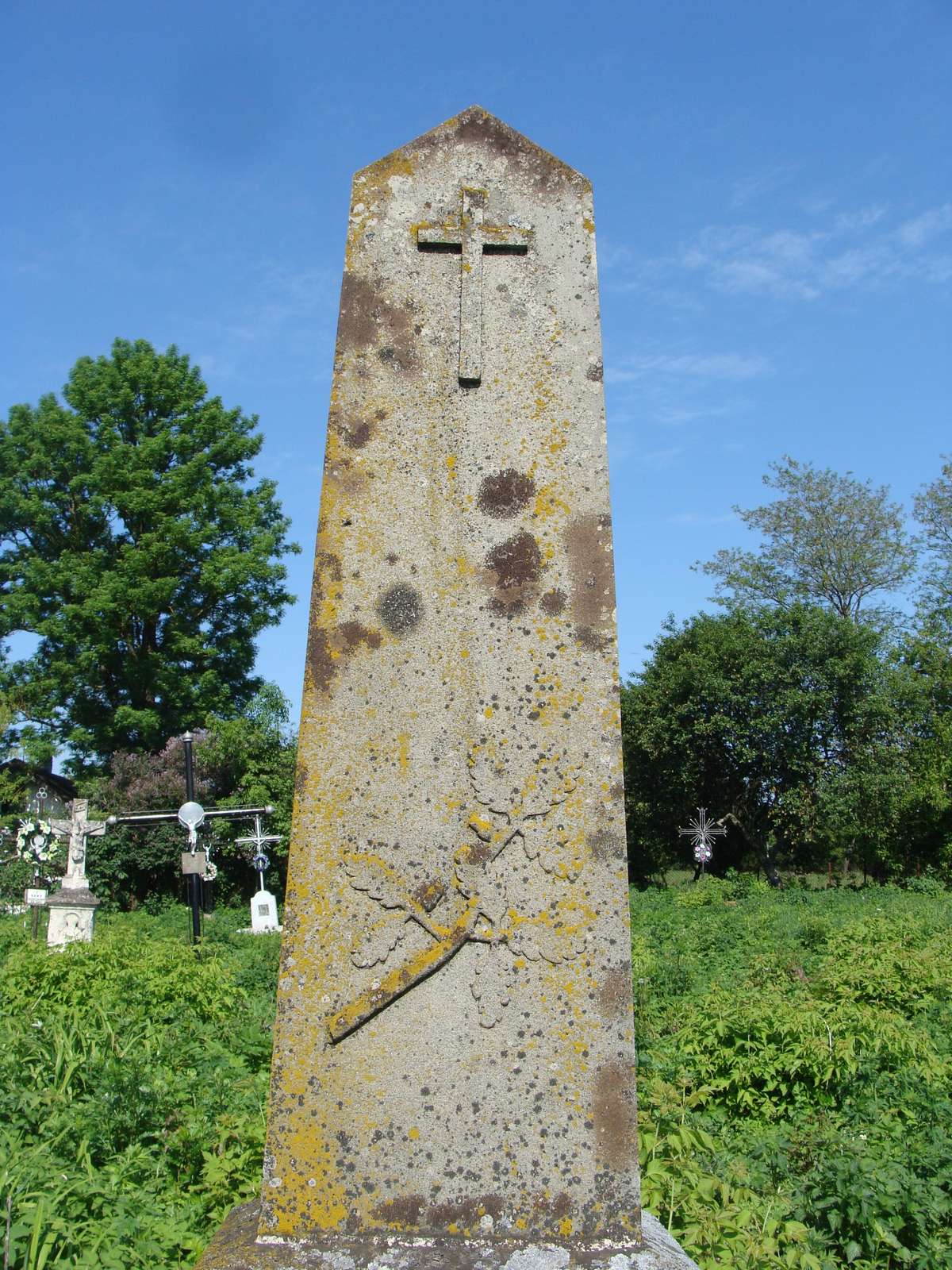 Nagrobek Józefa Leżańskiego, cmentarz w Cebrowie