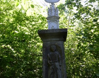 Nagrobek Agaty Baworowskiej, cmentarz w Borkach Wielkich