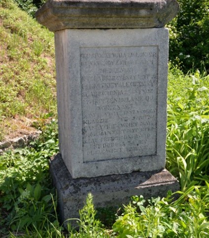 Nagrobek Kunegundy Cherzeńskiej, cmentarz w Borkach Wielkich