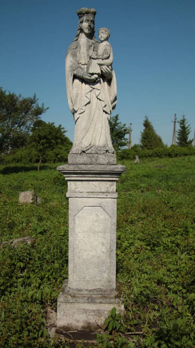 Tombstone of Marya Bednarz. Cemetery in Cebrów