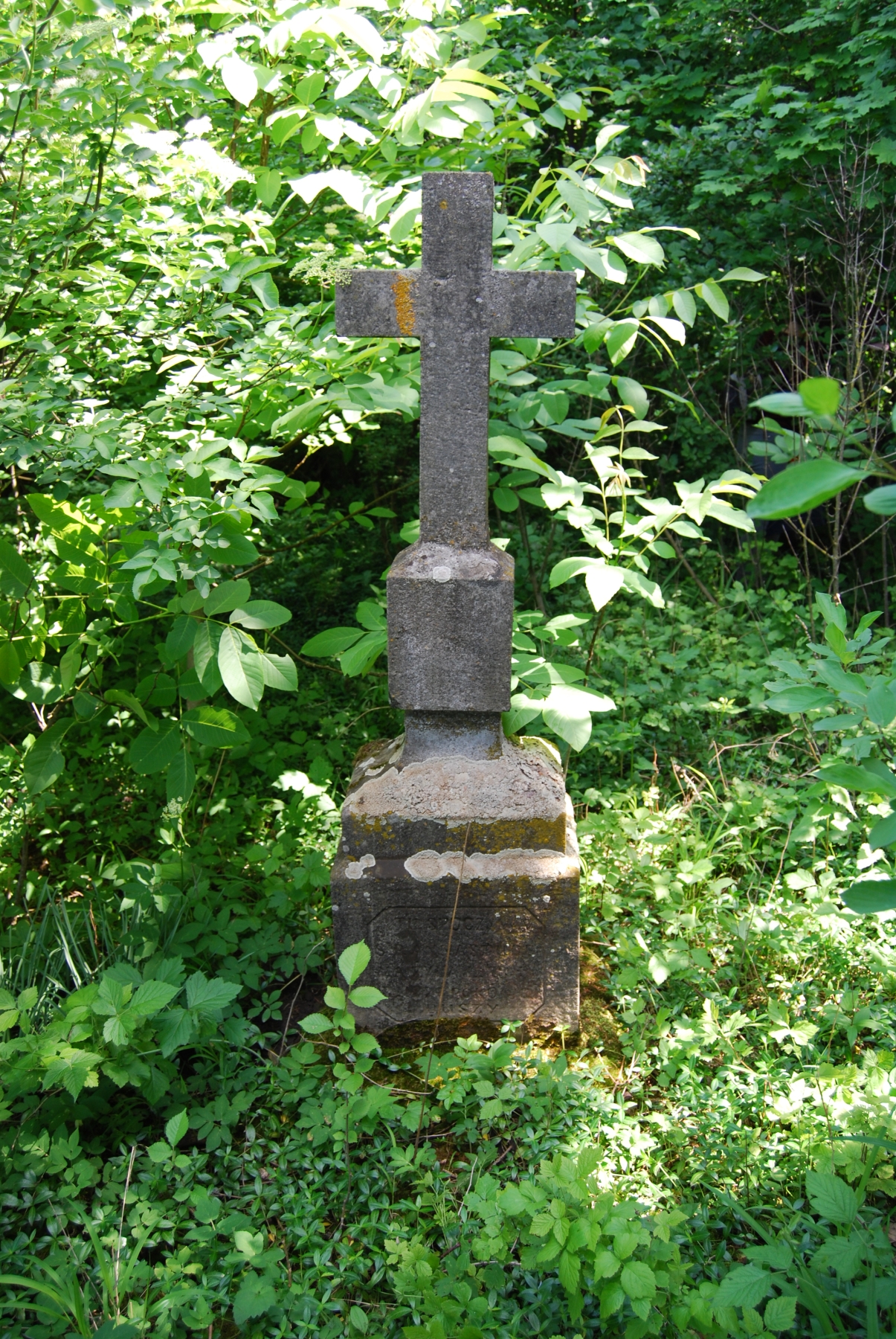 Tombstone of Anna Stuowa, cemetery in Borki Wielkie