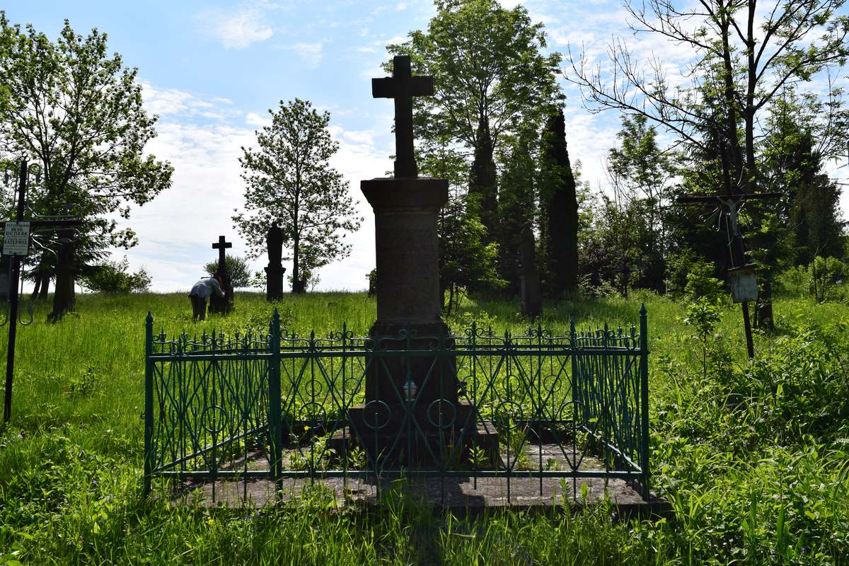 Tombstone of Karolina and Tomasz Galant, cemetery in Czernielow Ruski