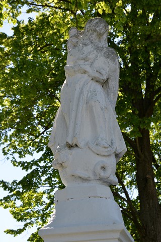 Figura wotywna, cmentarz w Dubowcach