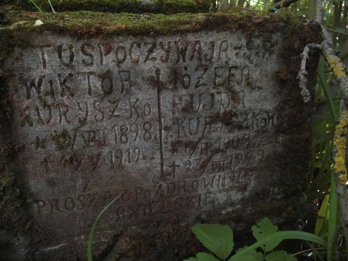 Tombstone of Józefa Kujda and Wiktor Kuryszko, cemetery in Borki Wielkie