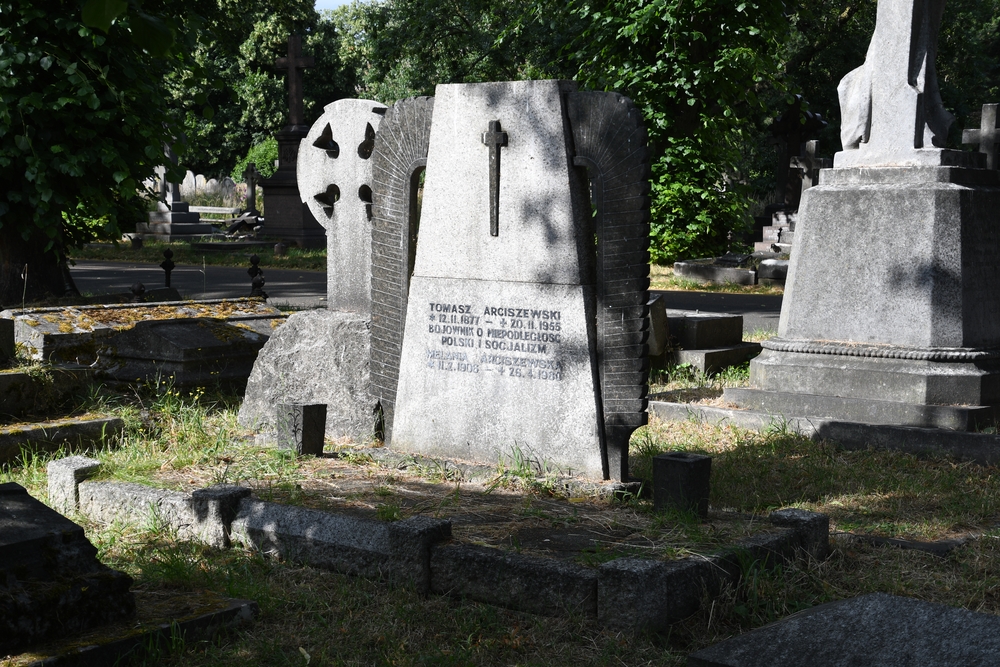 Tombstone of Milena and Tomasz Arciszewski, Brompton Cemetery, London