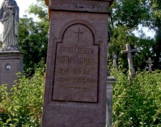 Nagrobek Franciszek Niewiadomy, cmentarz w Strusowie