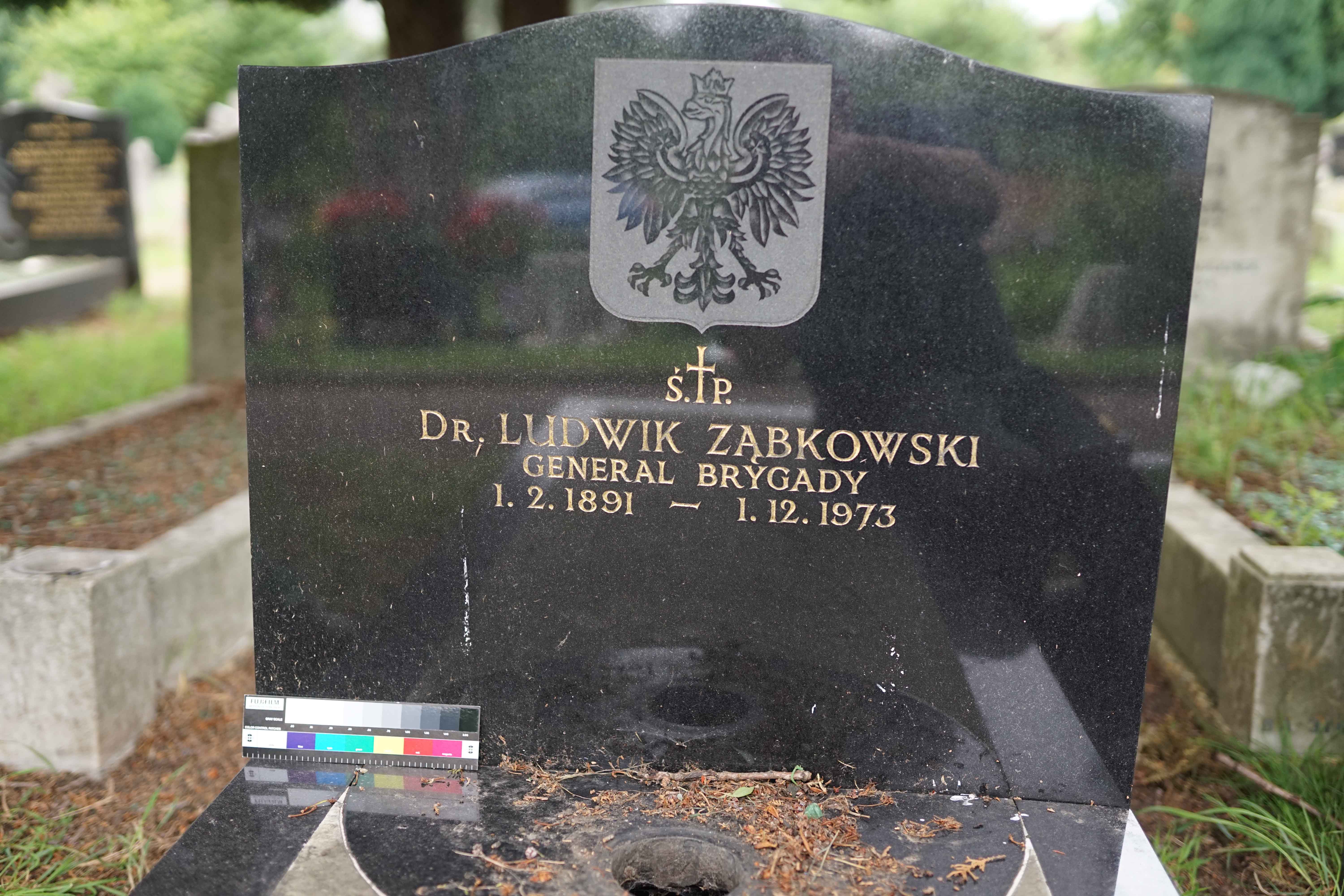 Inscription on the gravestone of Ludwik Ząbkowski