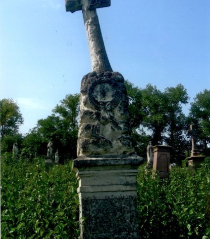 Nagrobek Franciszek N.N., Cmentarz w Strusowie