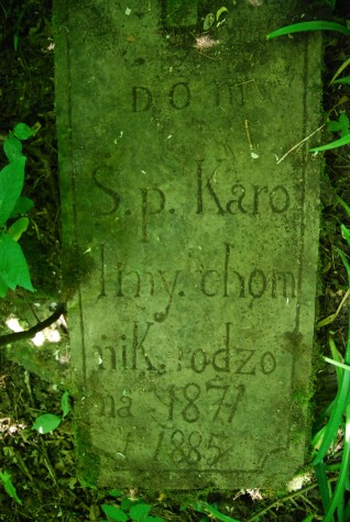 Inskrypcja z nagrobka Karoliny Chomnik, cmentarz w Bucniowie