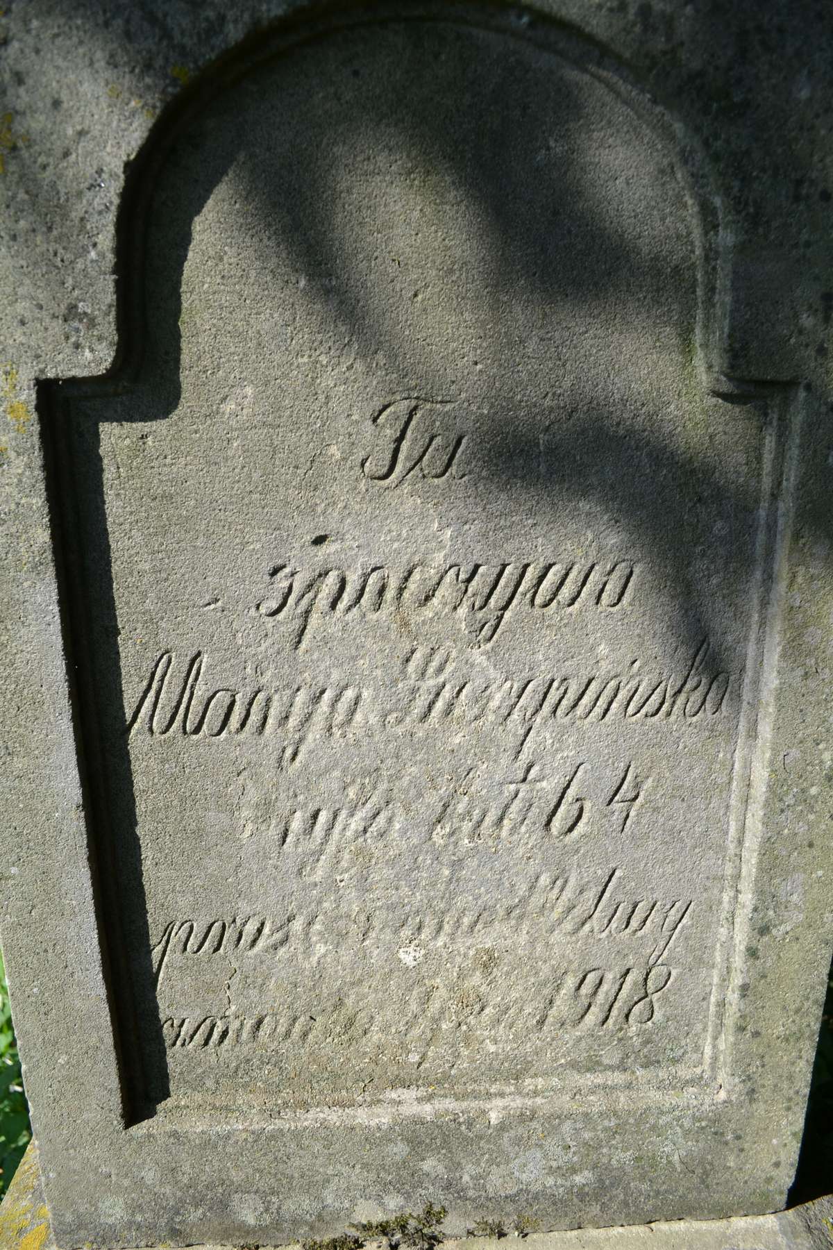 Inskrypcja z nagrobka Marii Luzpińskiej, cmentarz w Bucniowie