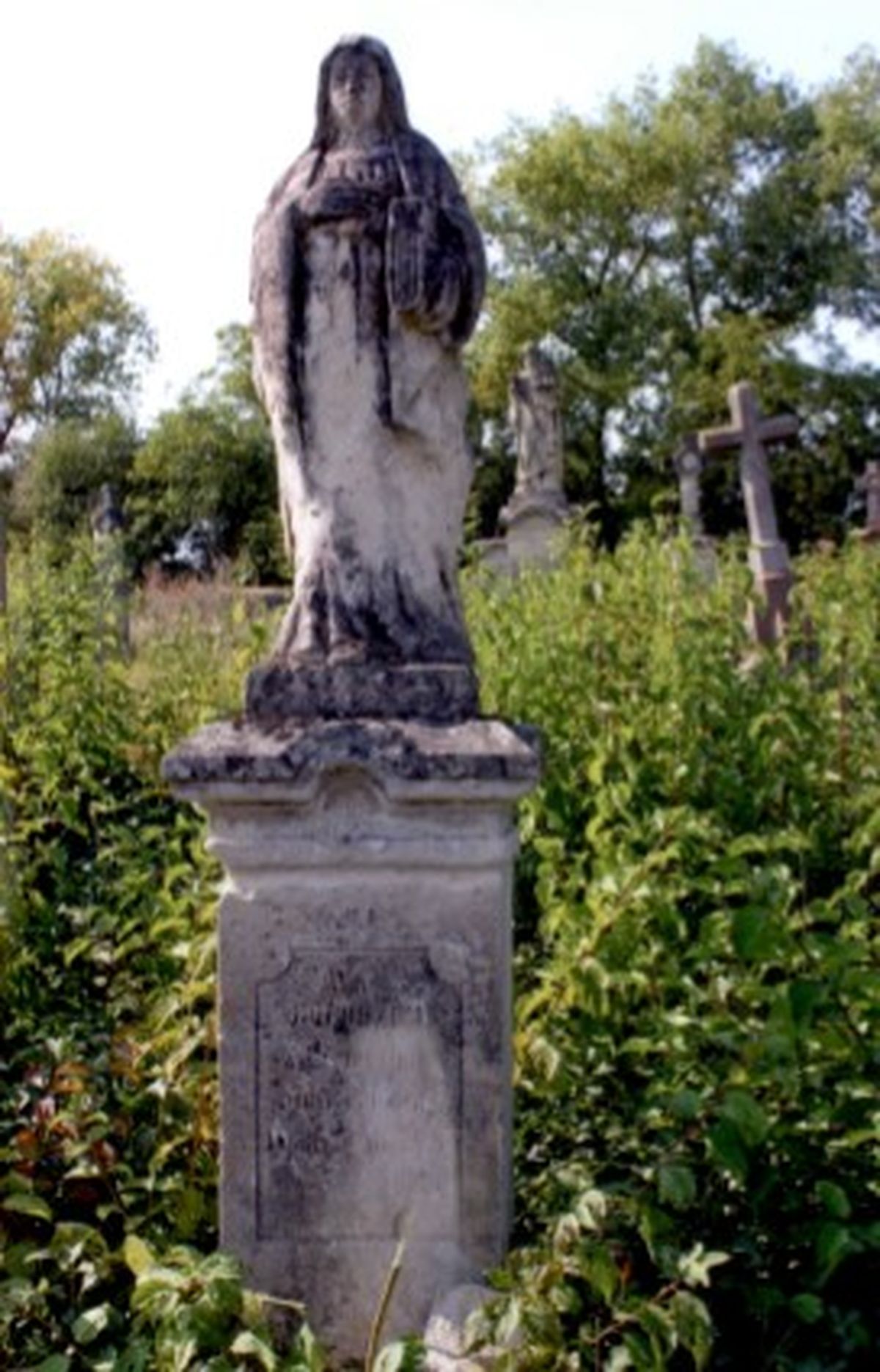 Tombstone Anna Kołodziej, cemetery in Strusowo