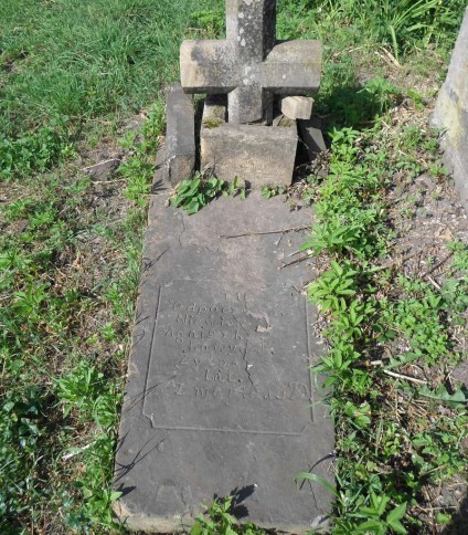 Nagrobek Agnieszki N.N., cmentarz w Bucniowie