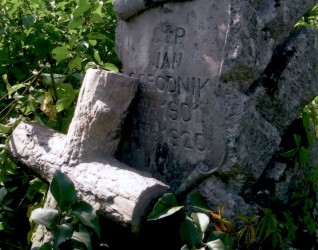 Nagrobek Jan Ogrodnik, cmentarz w Strusowie