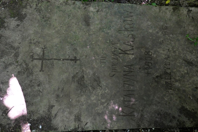 Inskrypcja z nagrobka Katarzyny Kasków, cmentarz w Bucniowie