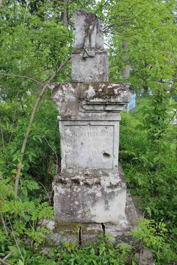 Tombstone of Jan and Maria Ternawski in the cemetery in Draganovka