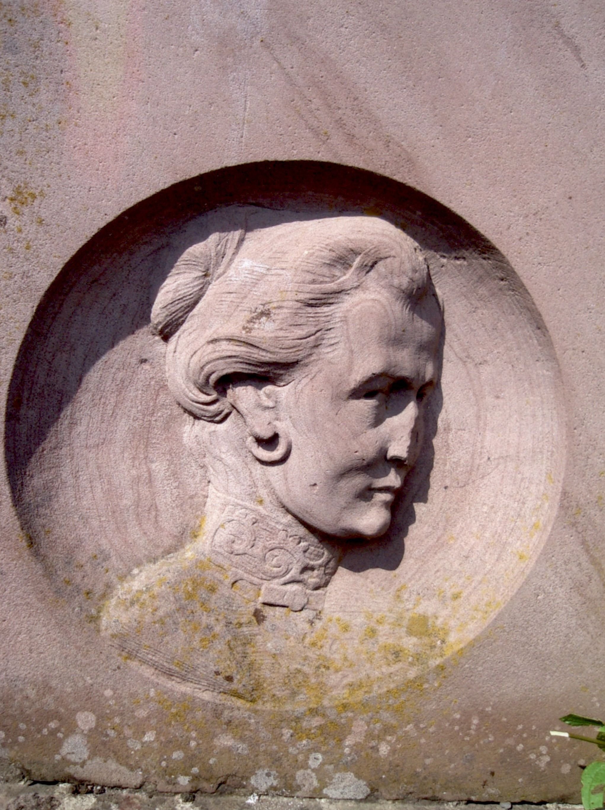 Tombstone of Julia Wiszniowska-Ziemska, Strusowo cemetery